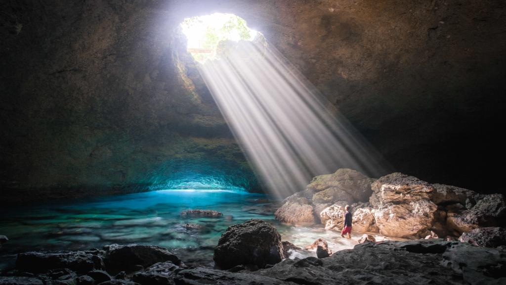 VTO - Tanna - Blue Cave (Joel Johnsson)